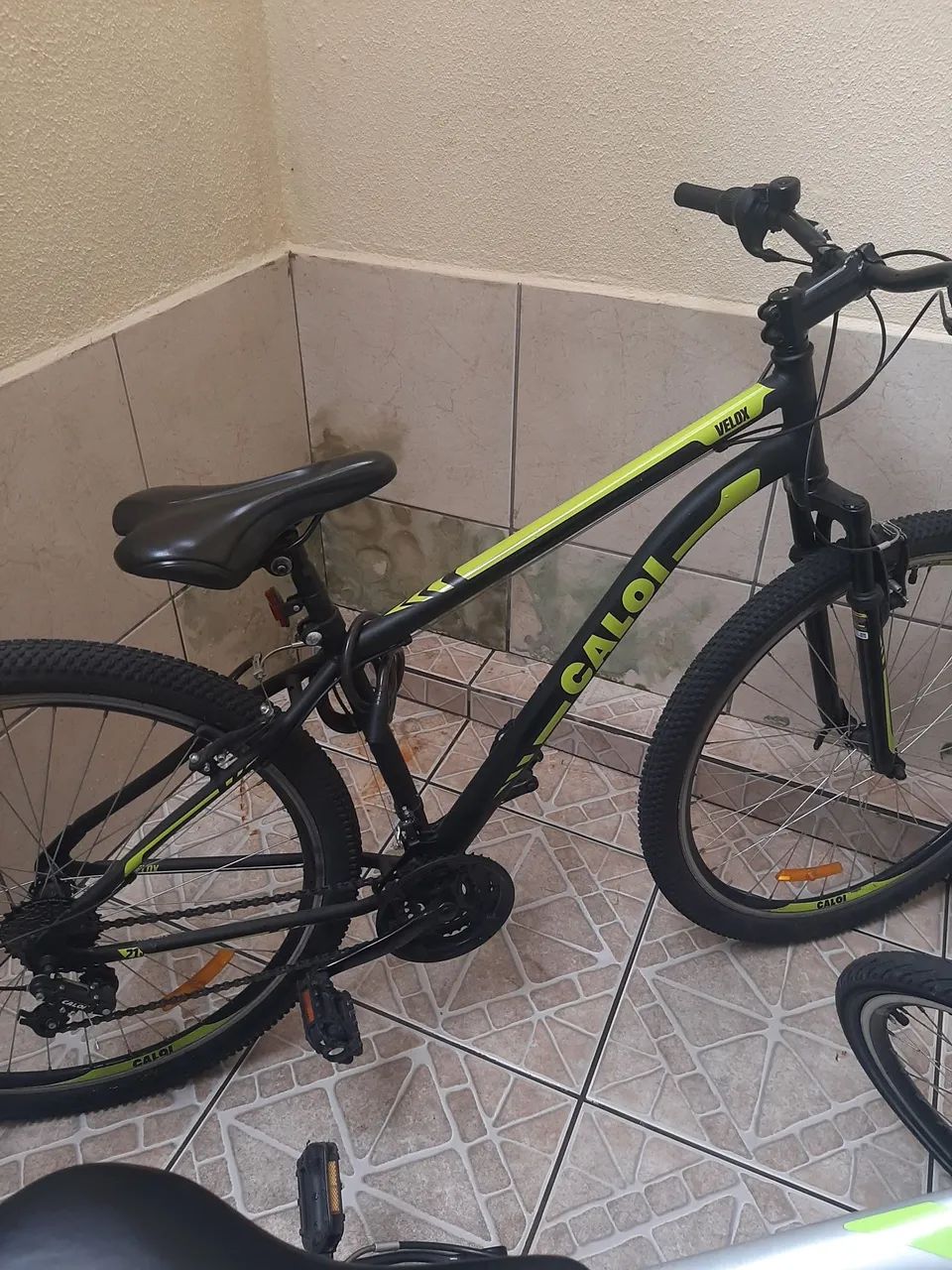 Bicicleta Caloi Velox semi-nova