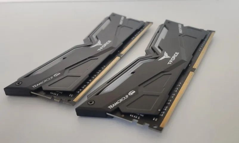 Team Group T-Force NightHawk 3000Mhz RED DDR4 2x8GB CL16 Rarity RAM Memory64302739470211121