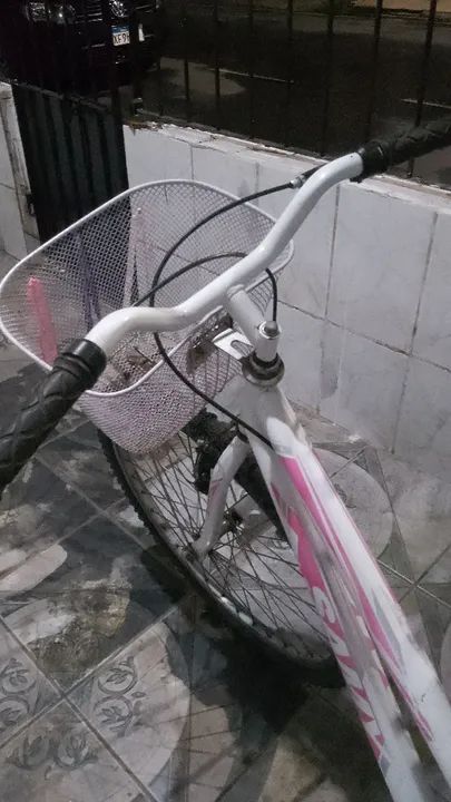 Bicicleta branca em ótimo estado - Foto 2