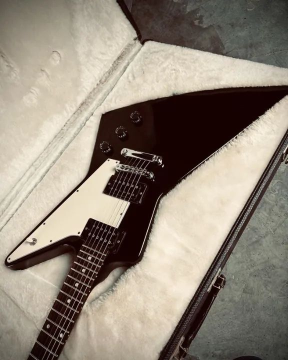 GIBSON EXPLORER EBONY 2008 COM CASE - Foto 6