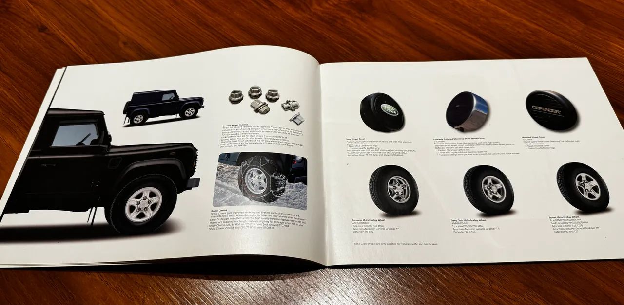 LIVRO ORIGINAL LANDO ROVER DEFENDER 90 e 110 ACESSÓRIOS RARIDADE - Foto 6