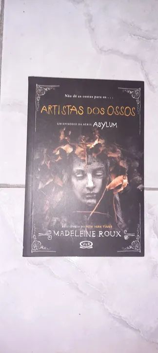 Livro Artistas Dos Ossos  ASYLUM
