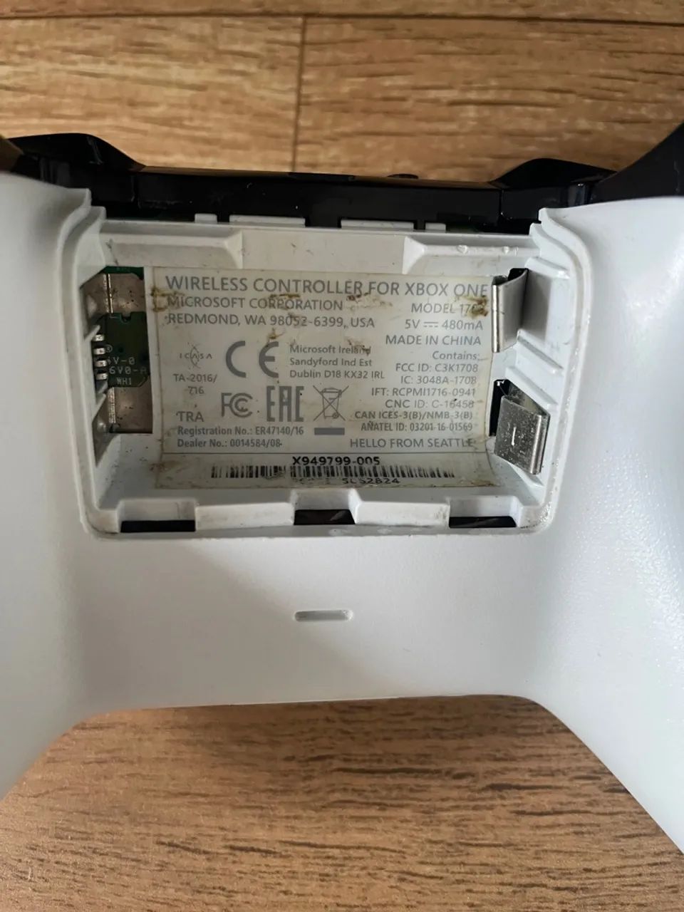 Controle Xbox one com defeito  - Foto 4