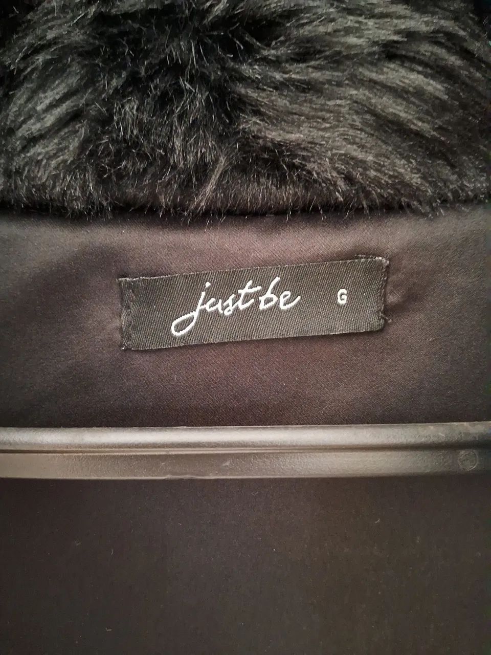 Colete Feminino em Pelo com bolsos e colchetes embutidos  - Foto 5