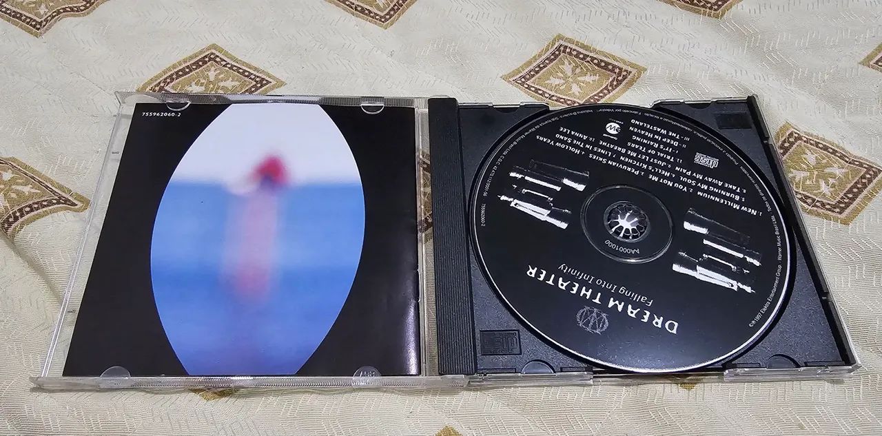 CD Dream Theater - Falling Into Infinity - Foto 2