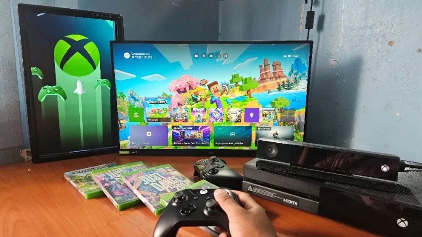 Xbox One + 2 Controles + Kinect + 4 Jogos
