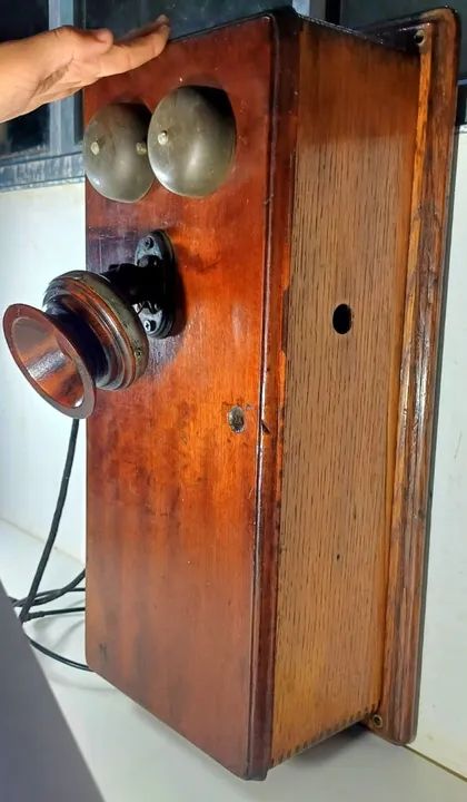 Telefone Fixo Antigo de Parede - Vintage sem testar - SOMENTE DECORAÇÃO  - Foto 3