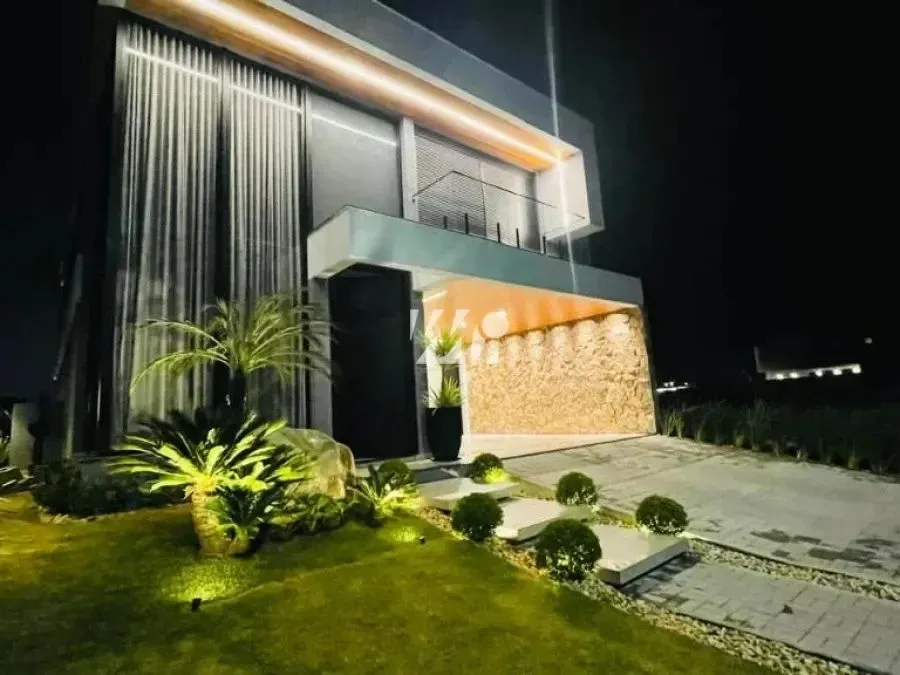 Casa 4 Quartos com 4 Suítes e 323m² - Pedra Branca