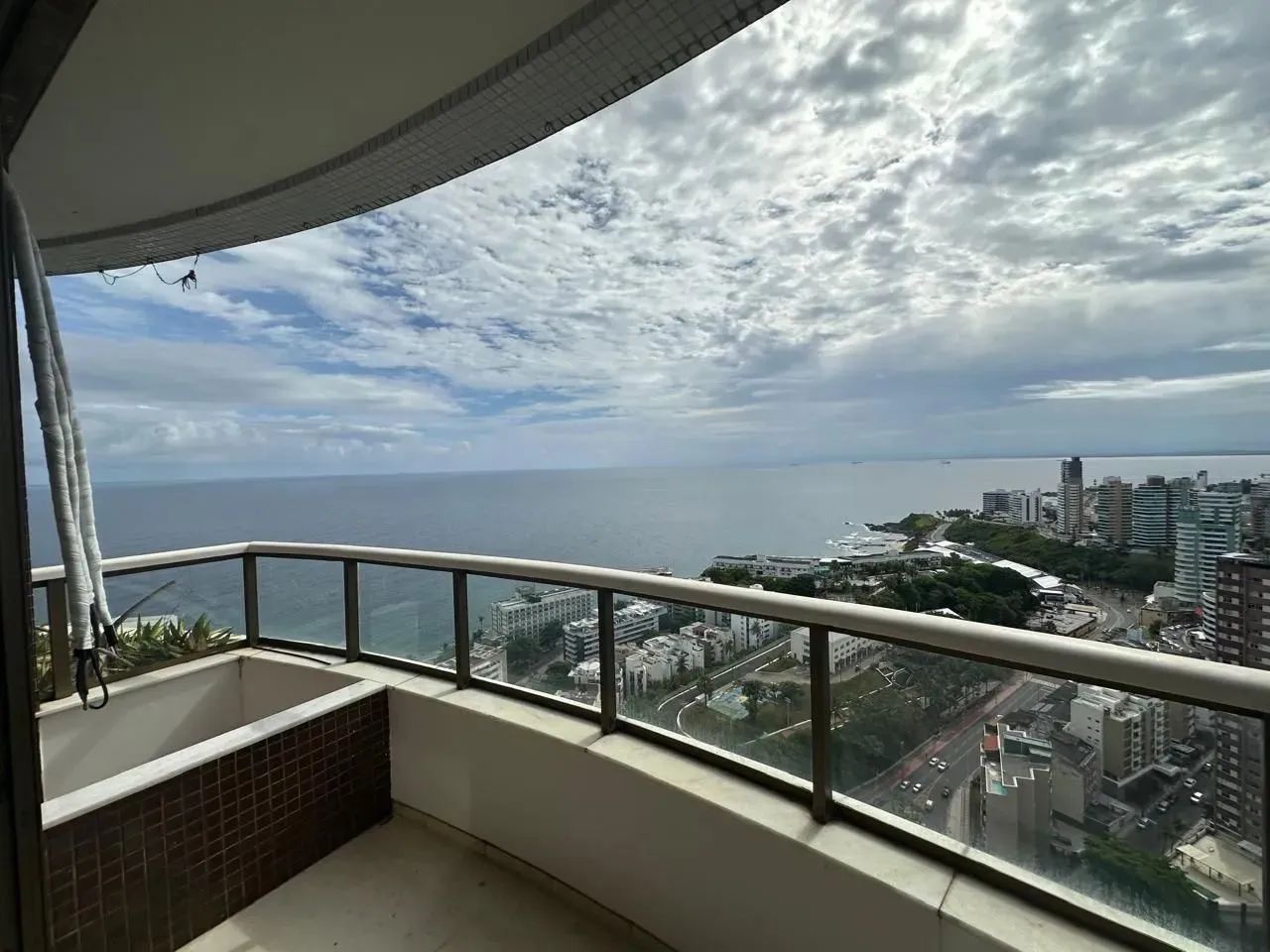 Apartamento 4 suites 312m² luxo vende no melhor de Ondina