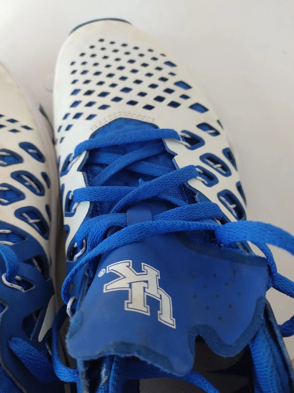 Tênis Esportivo Azul e Branco - Conforto e Estilo - Foto 5