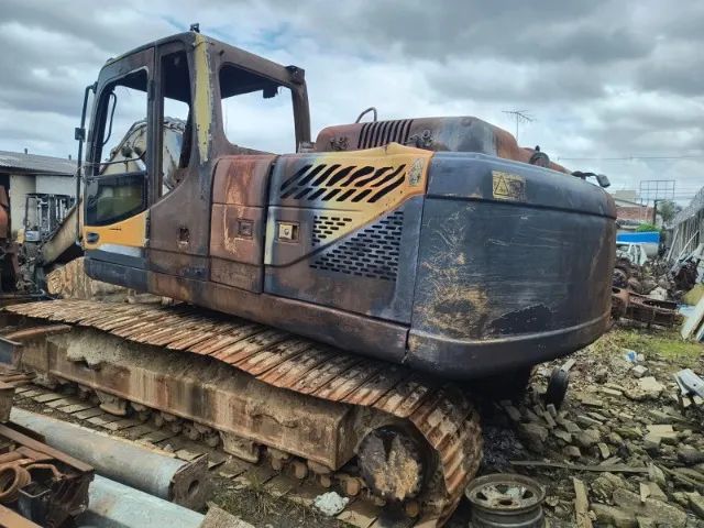 Máquina Escavadeira  Hyundai Robex R220 LC ano 2021