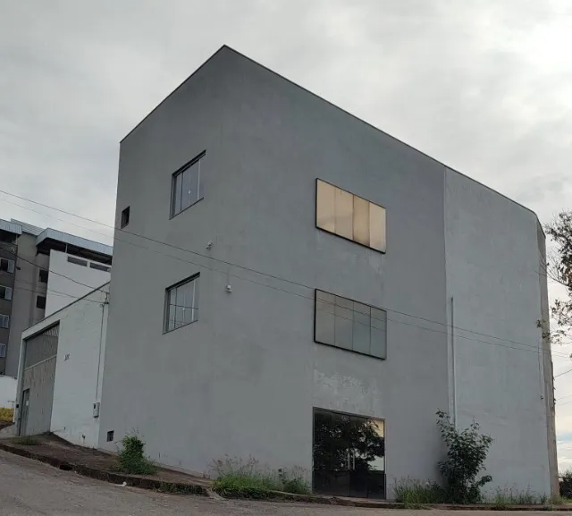 Galpão a Venda com ótima Estrutura