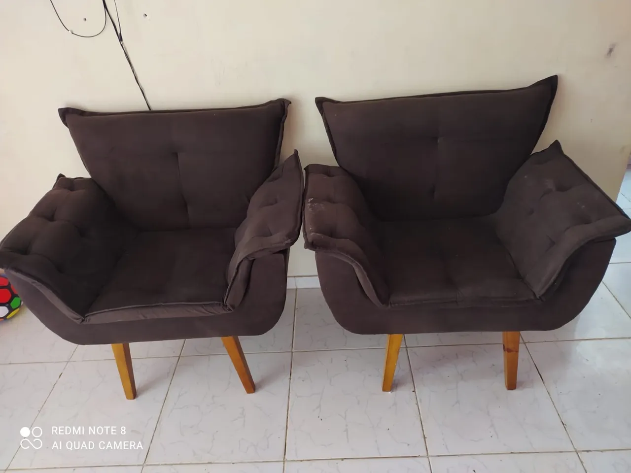 2 Poltronas Decorativas Confortáveis - Marrom