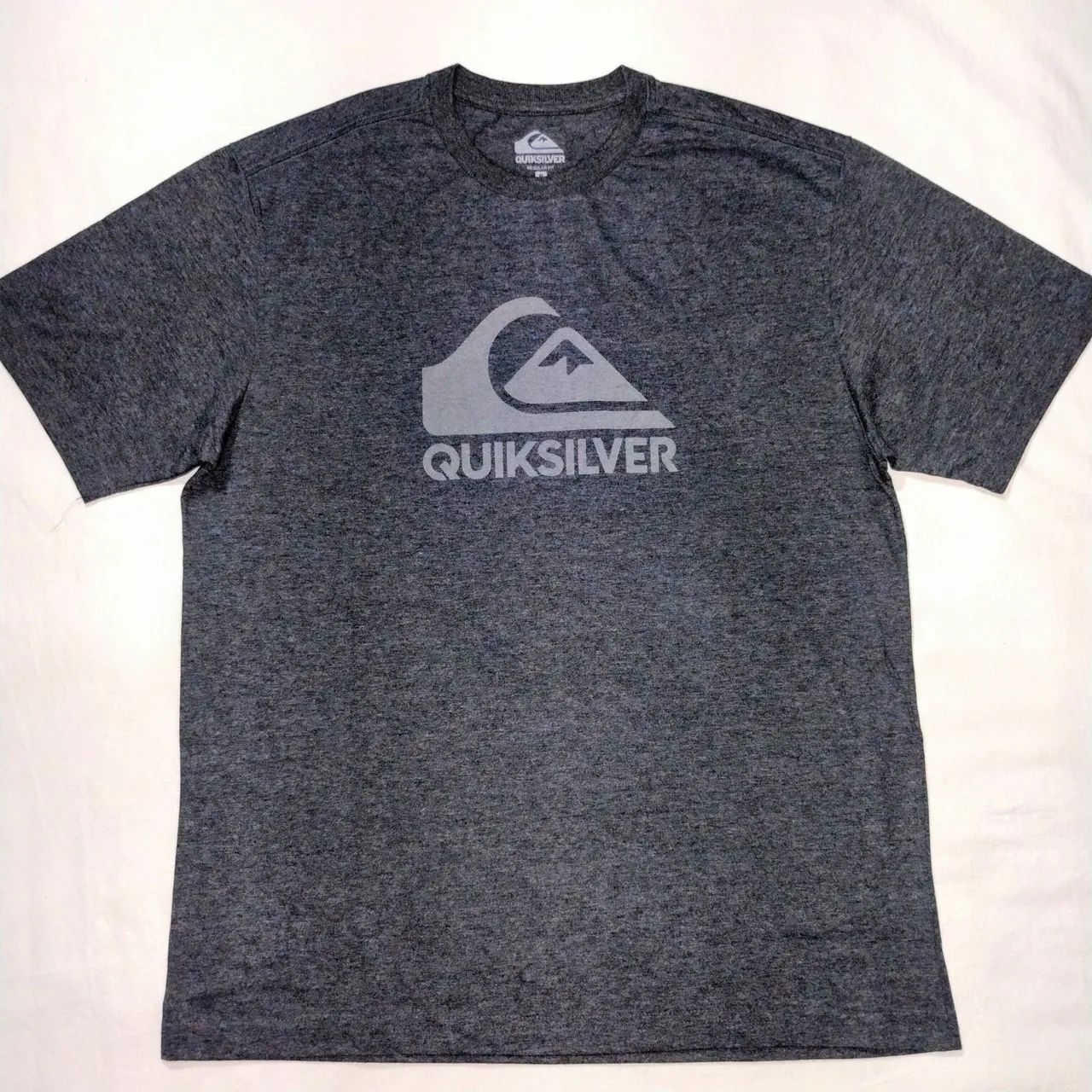 Camiseta Quiksilver Cinza