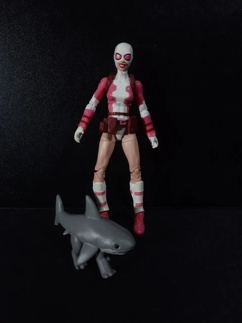 Gwenpool e Jeff o Tubarão - Marvel Legends