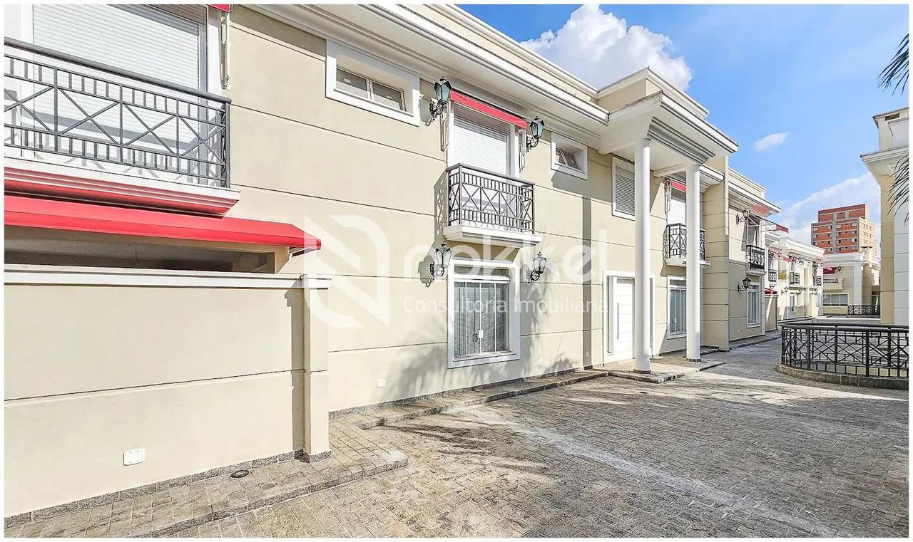 Casa em Condomínio Fechado