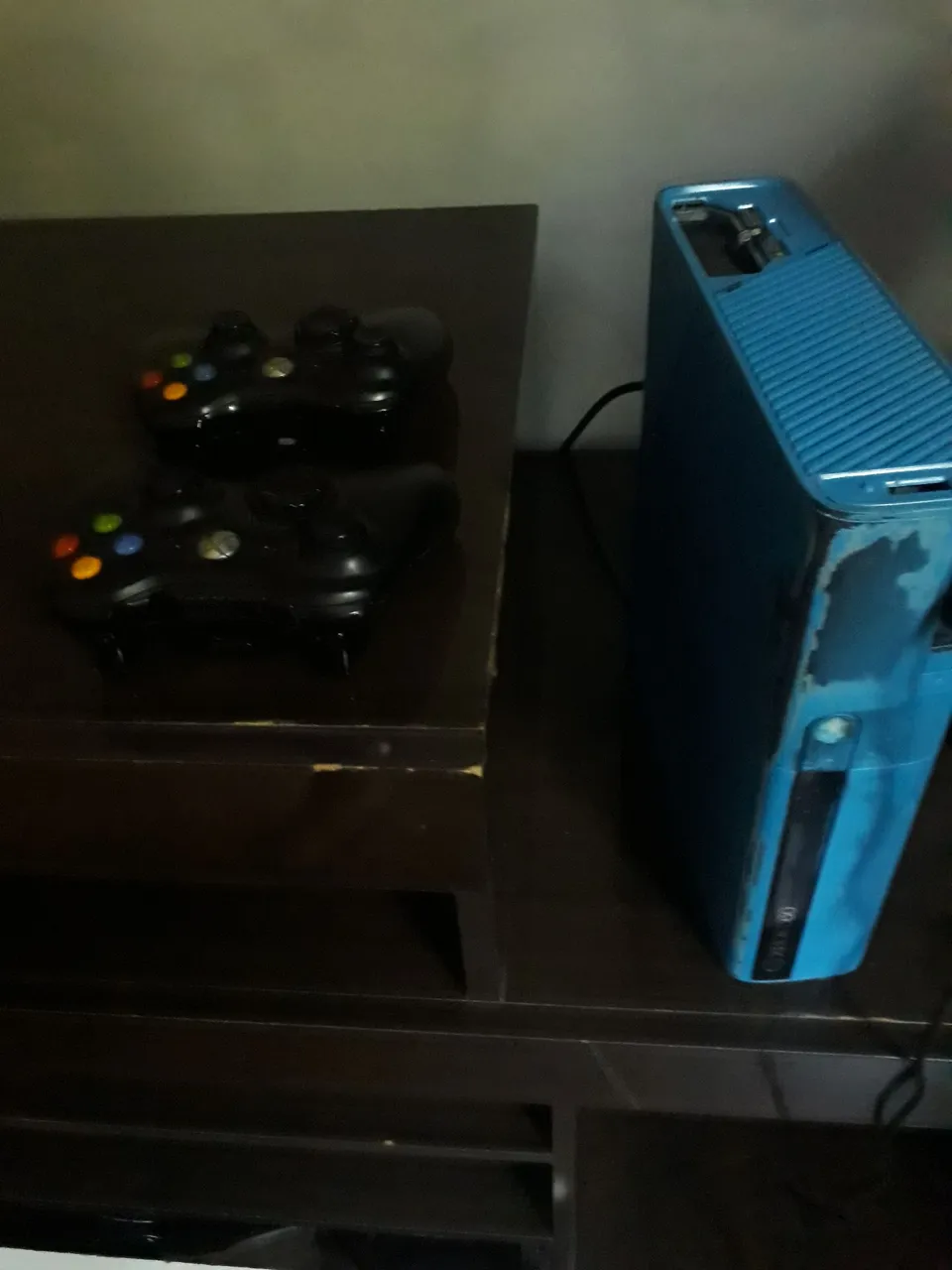 Xbox 360 Slim Azul + 2 Controles obs só midia digital não está lendo disco