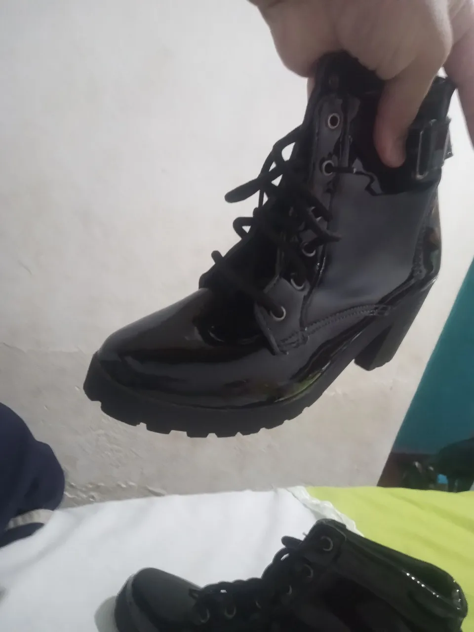 Bota Feminina Preta Verniz
