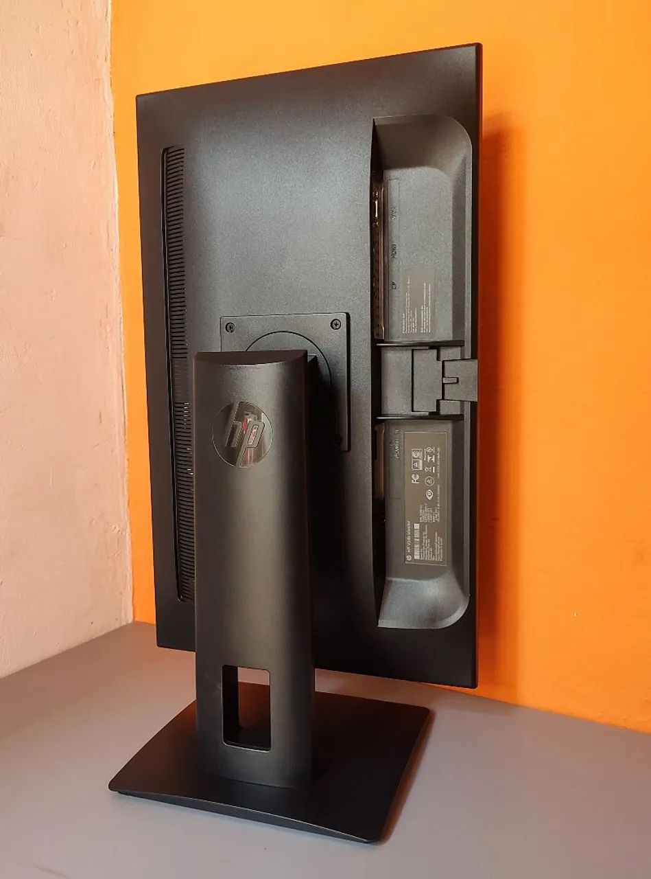 Monitor Hdmi HP 24' Professional IPS Ajuste de altura e Rotação - Foto 5