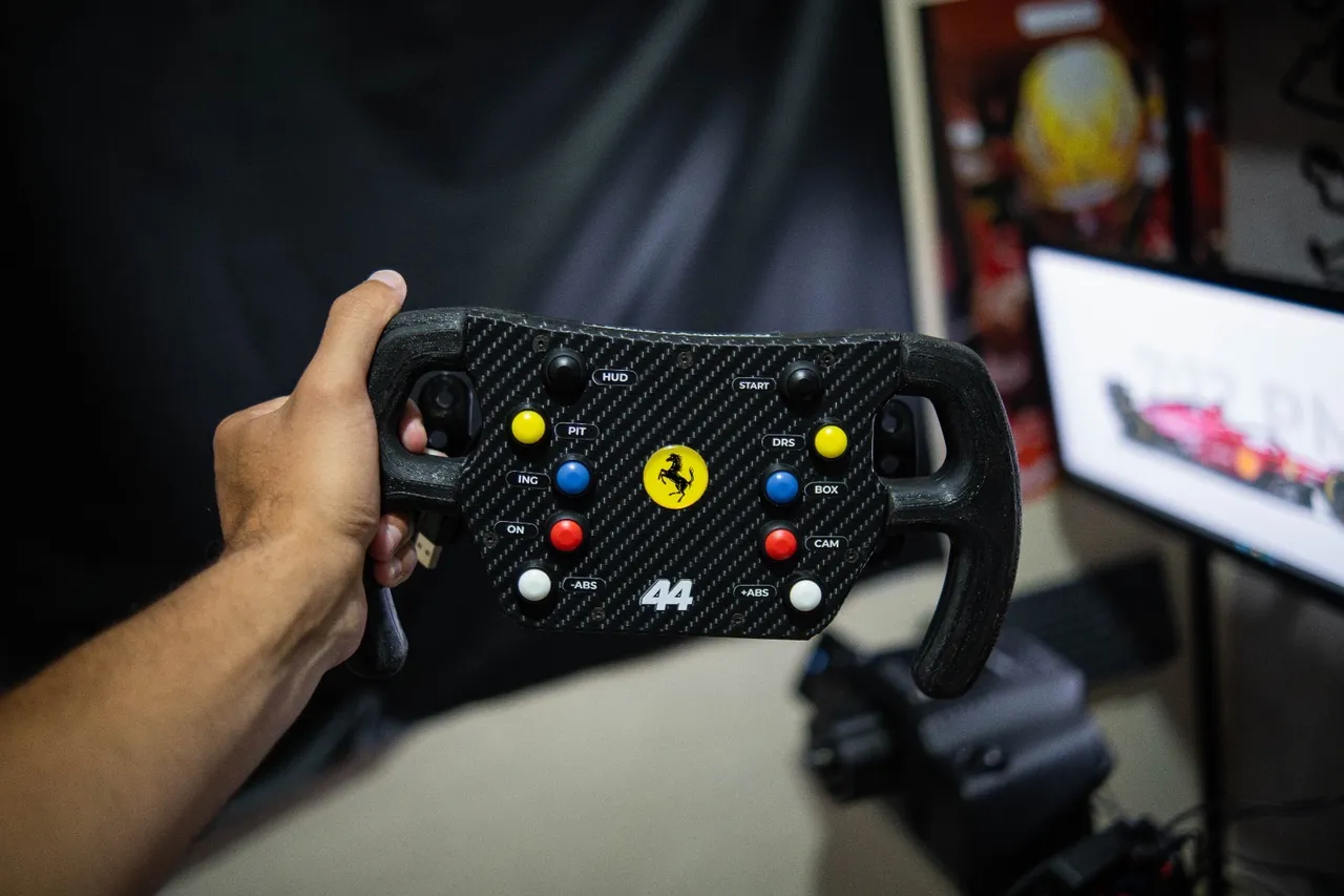 Volante Logitech G29 - Em ótimo estado, funcional e com upgrades que fazem a diferença!