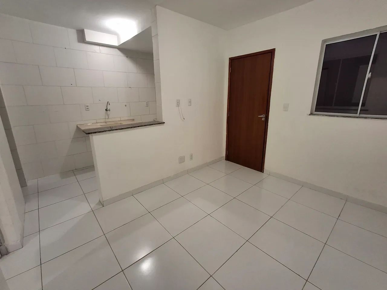 Alugo apt 1/4 amplo, Cond com circuito de cam em Itinga, a 5 min largo do Caranguejo 