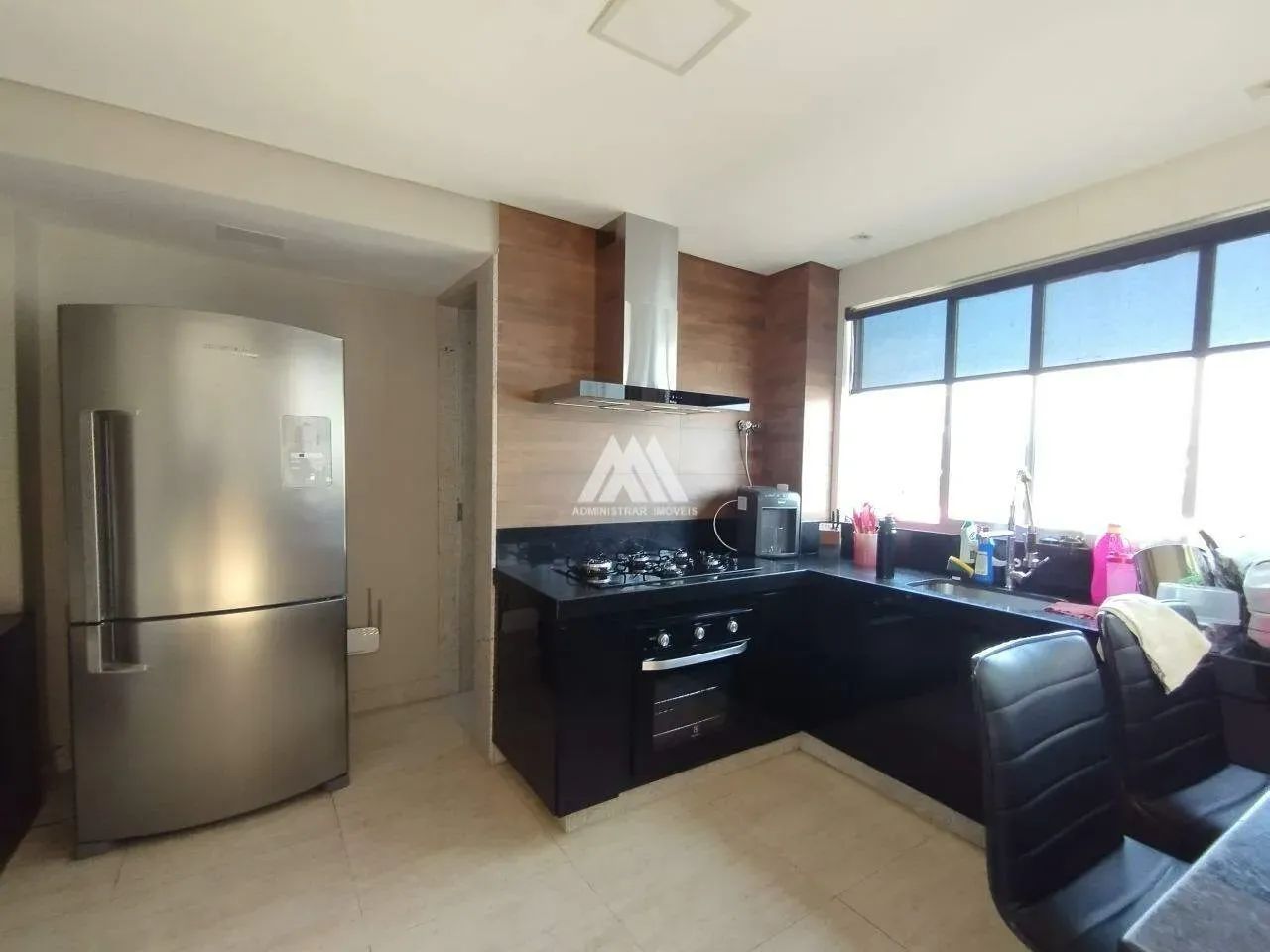 Alugo apartamento em Itaúna em ótima localização no centro! - Foto 3