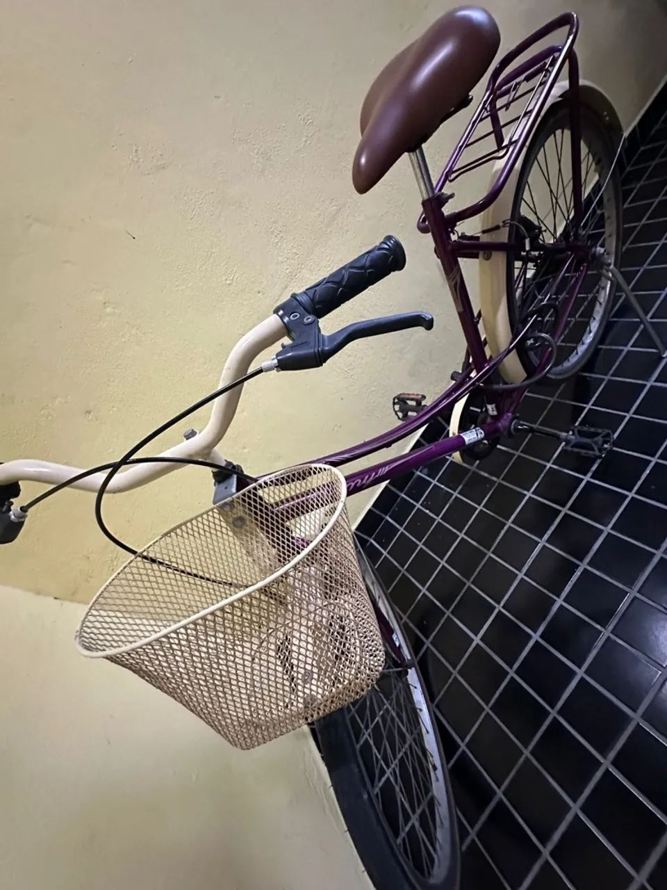 Bicicleta feminina com cesta - Foto 2
