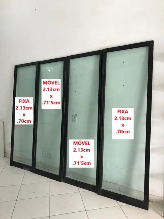 KIT DE 4 PORTAS DE VIDRO VERDE / ALUMINIO PRETO PARA SACADA - Foto 4
