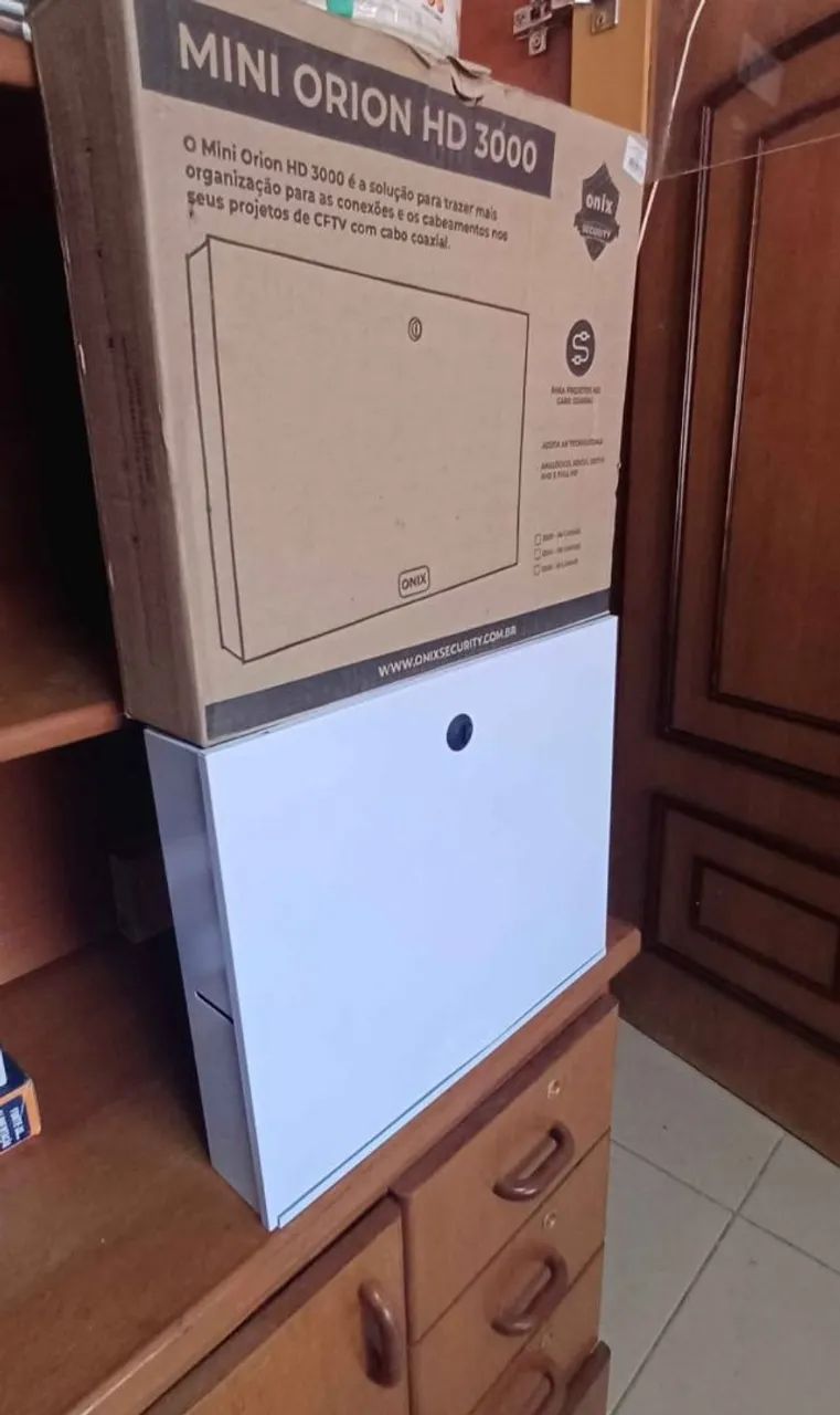 Vendo Rack organizador para DVR e FONTE