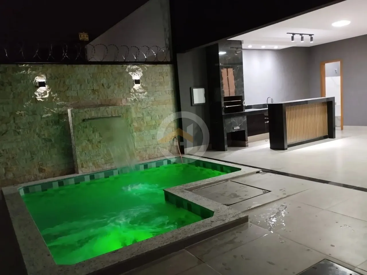 Casa 3 quartos com piscina, Setor Moinho dos Ventos