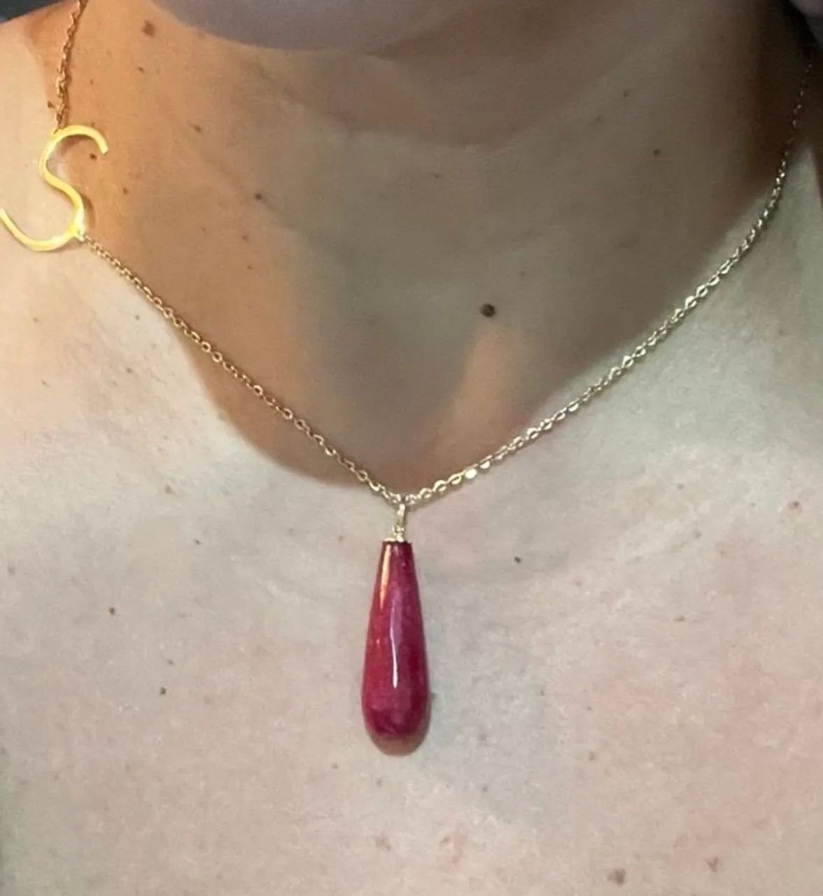Pingente em ouro 18k com pedra Rubi bruto