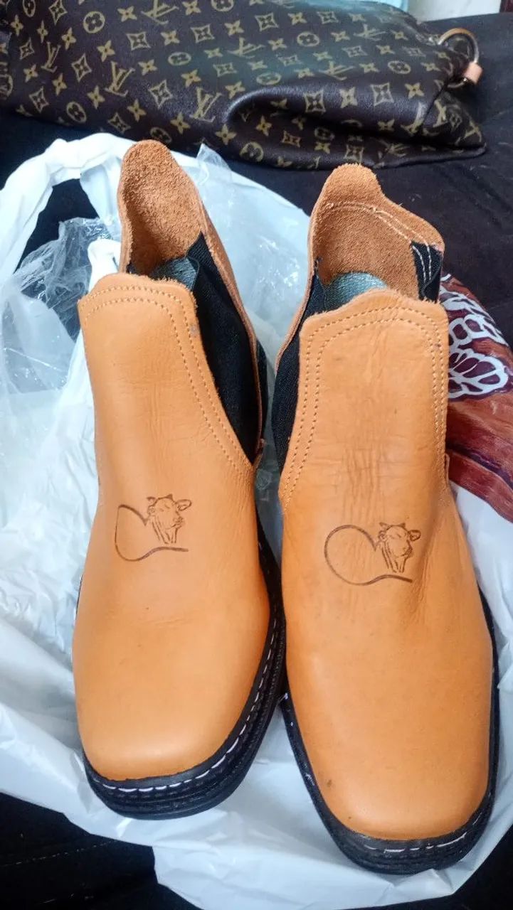Bota de Couro unissex 