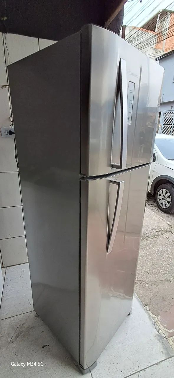 Geladeira Electrolux df36x Frost Free inox 310L  - Foto 5