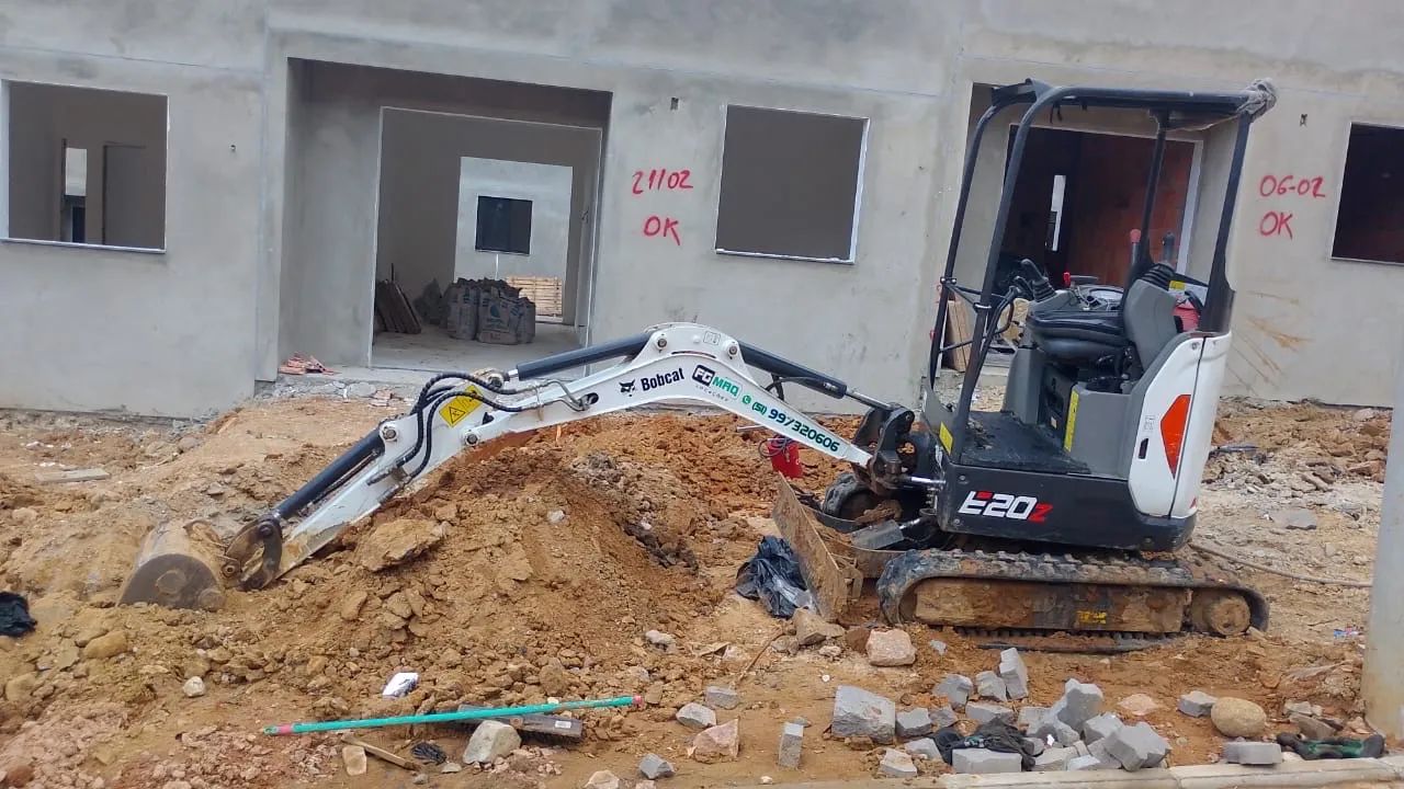 Vendo Bobcat E20z 2024 - Foto 4