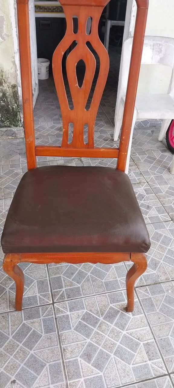 Cadeira de Jantar Clássica em Madeira e Courino