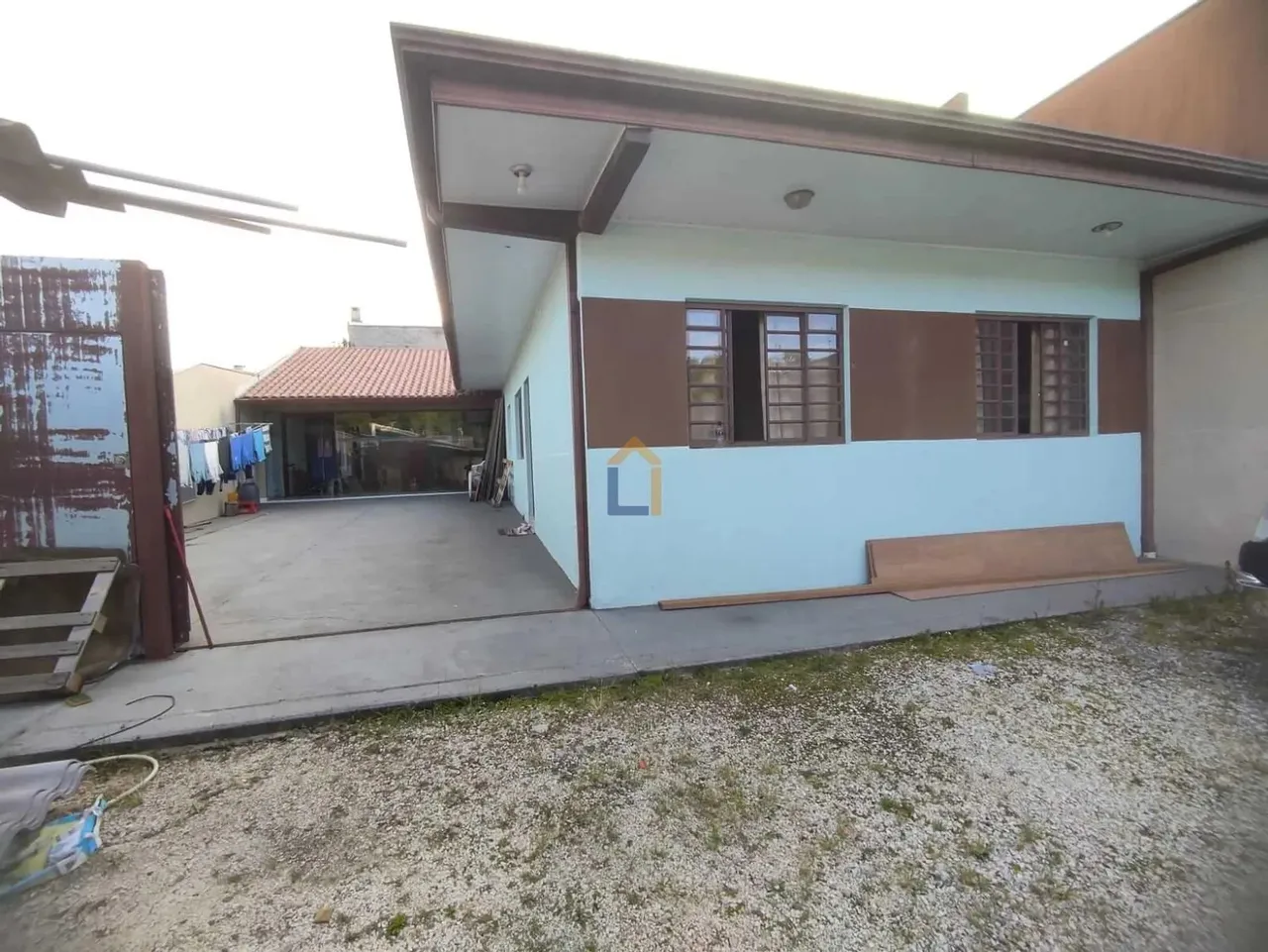 Casa com ponto comercial em Pinhais