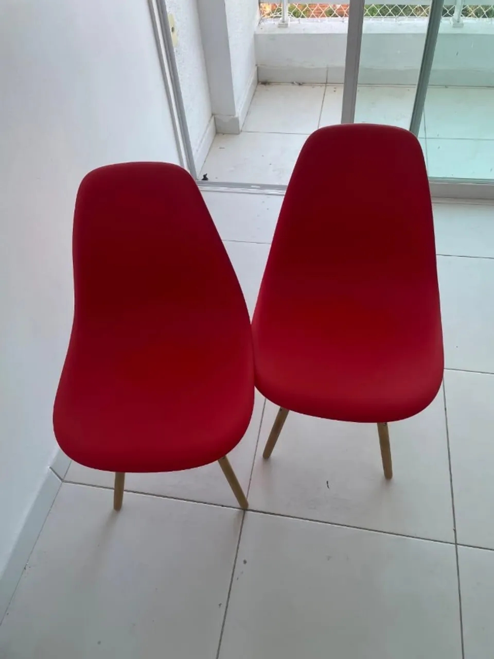 Kit 3 Cadeiras para Cozinha (1xCountry vermelha e 2xTiffany Eames)