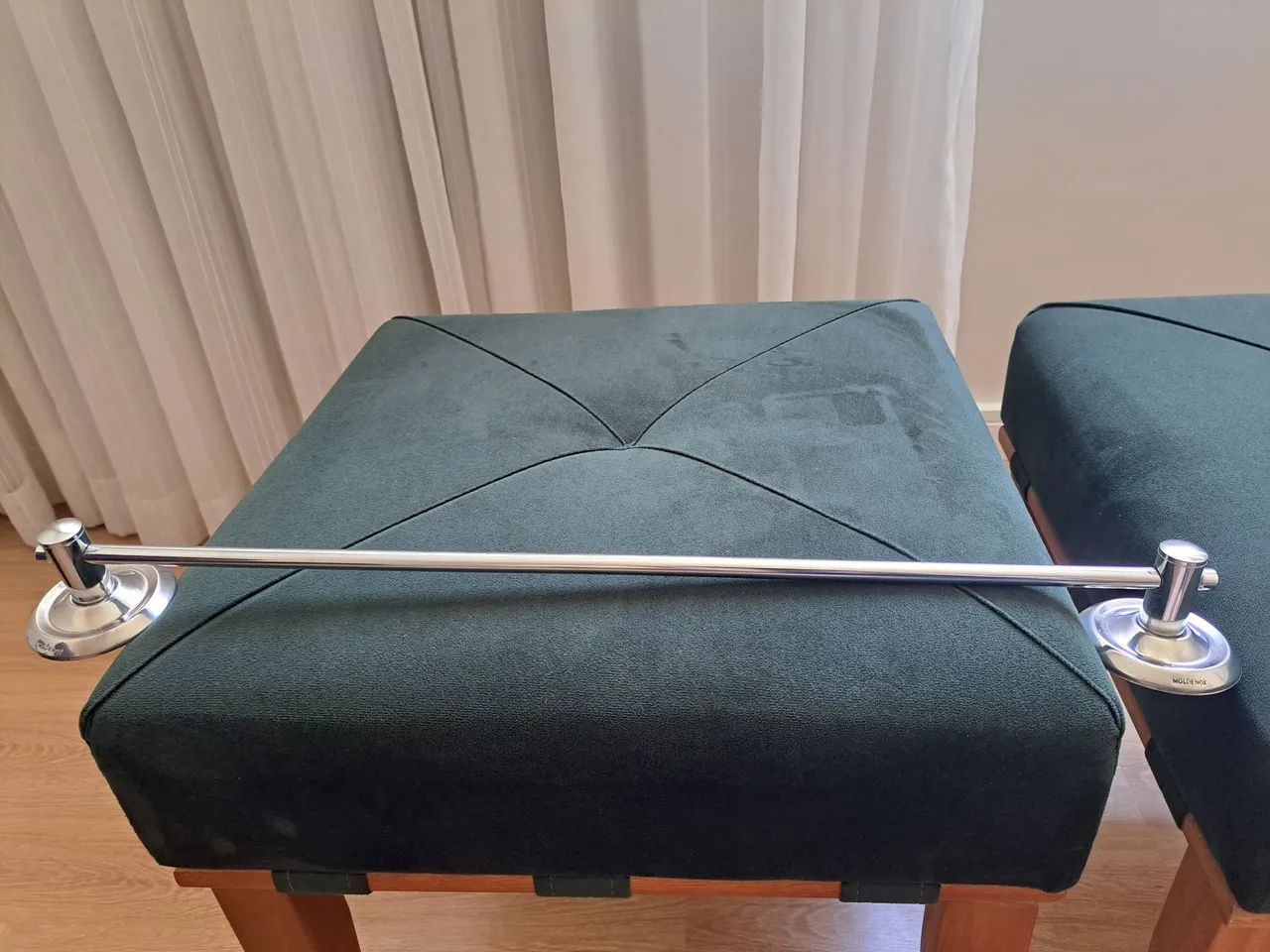 Bath Towel Support64750593426945120