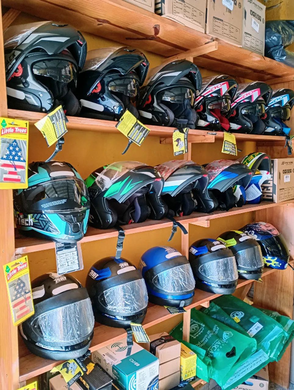 Capacete Escamoteavel com óculos interno - Foto 3