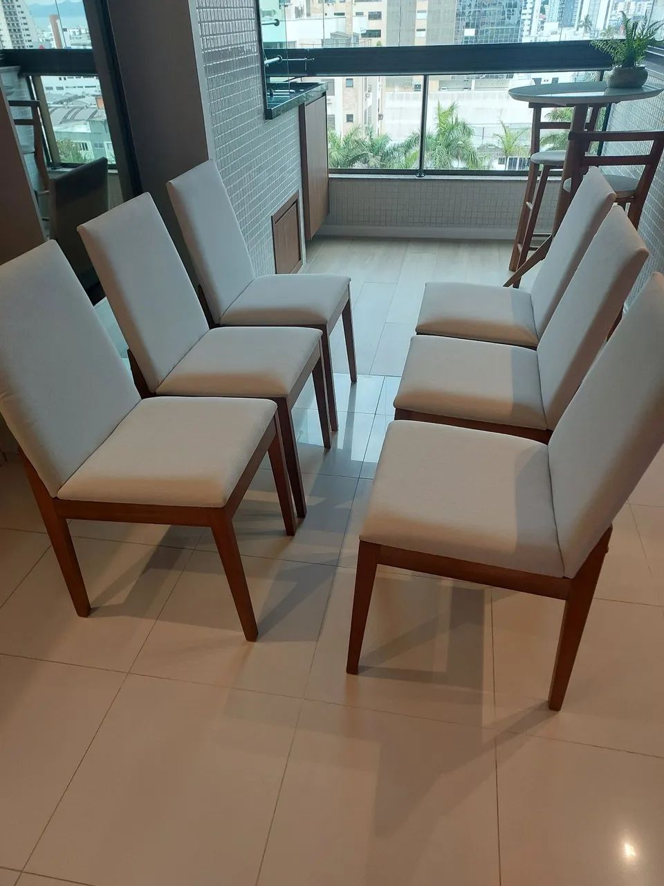 Mesa de jantar - 6 cadeiras - Foto 5