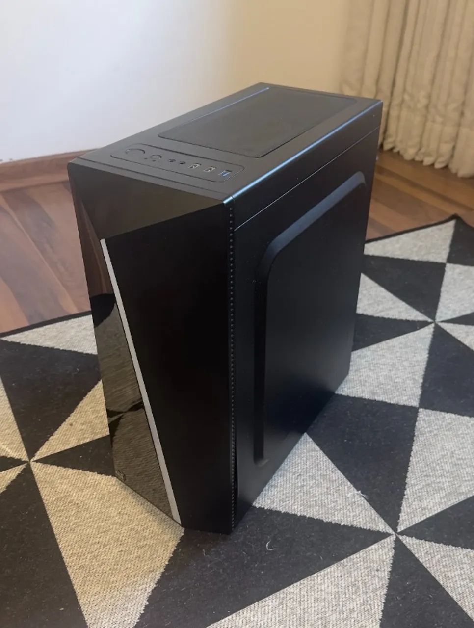 PC Gamer - Ryzen 7 3700X, RTX 2060, 16GB RAM, SSD+HD