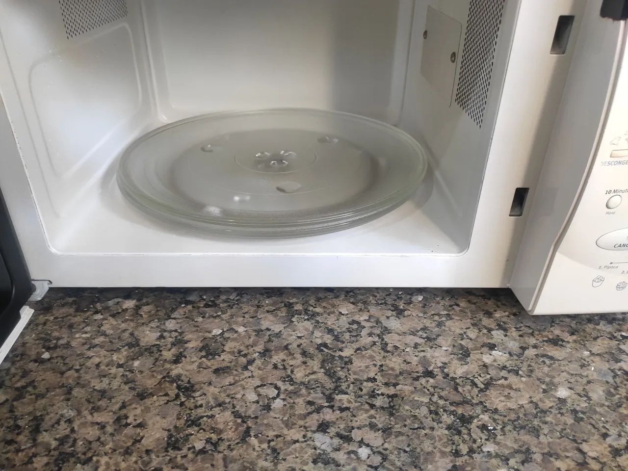 Microondas Eletro lux 30 litros, com garantia de 3 meses. - Foto 5