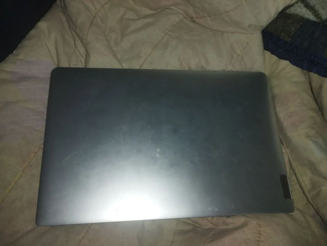 Vendo notebook Lenovo hein ótimo estado funcionando tudo 