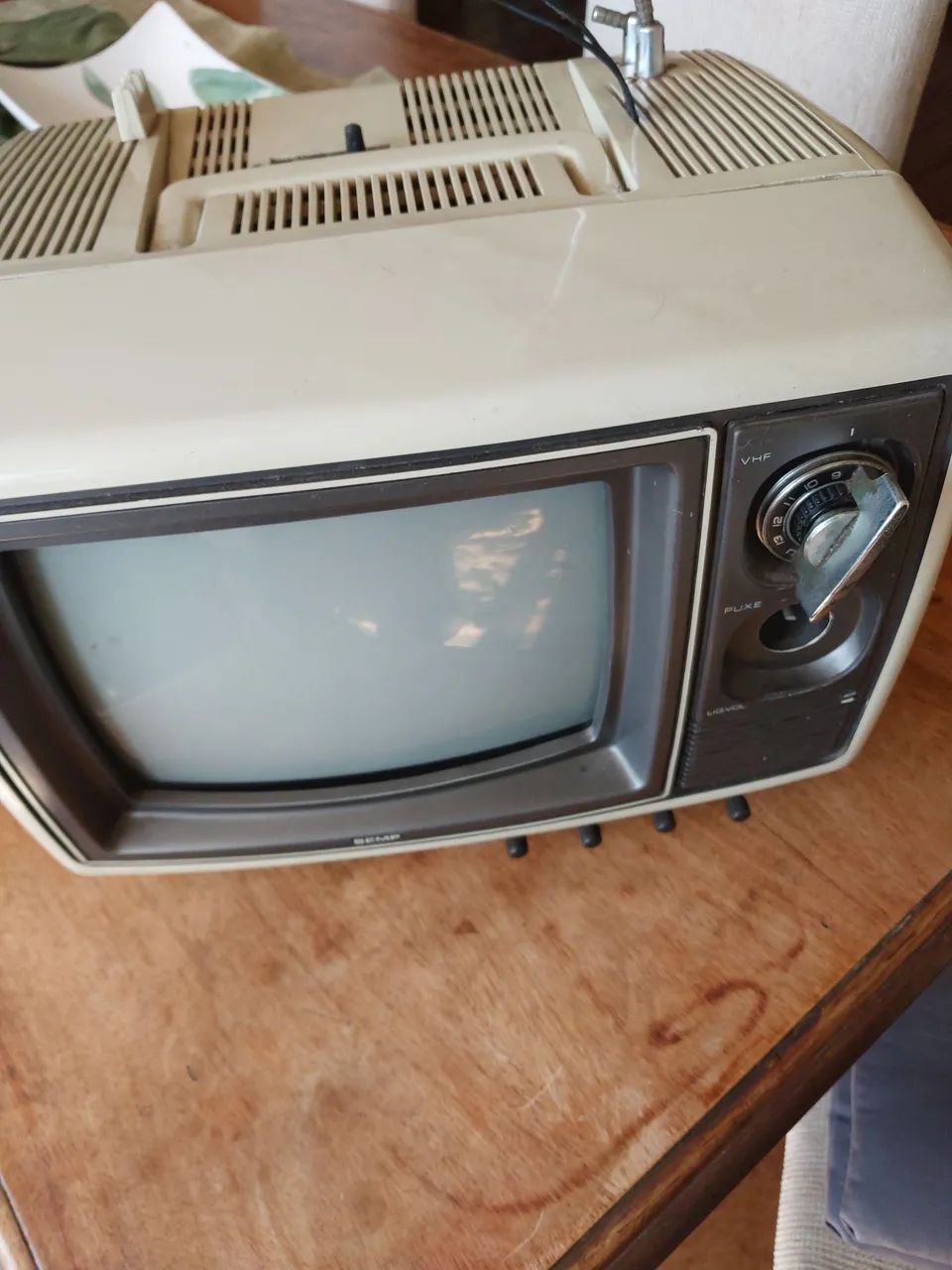 TV antiga Semp colorida - Foto 3