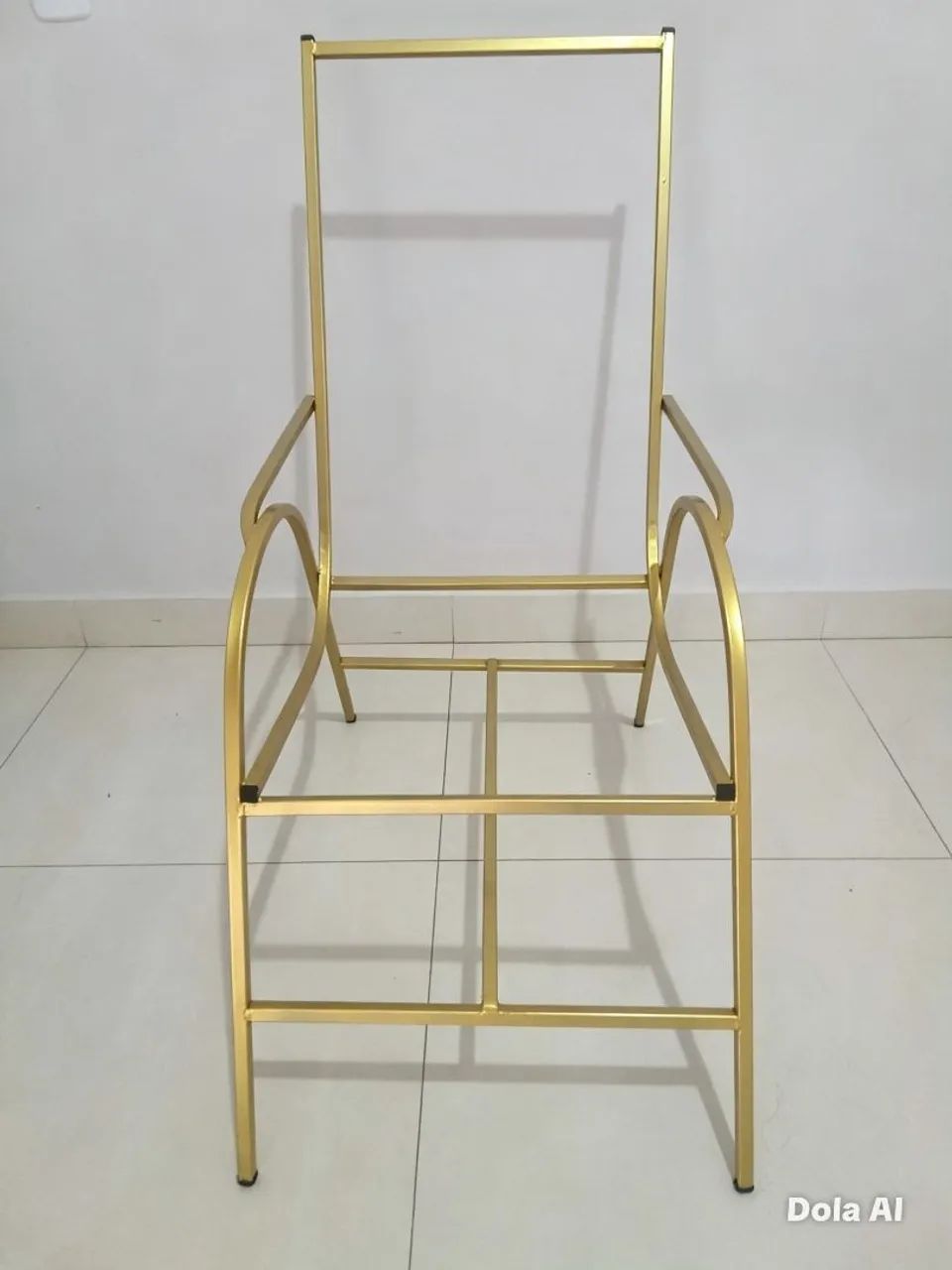 Estruturas e cadeiras personalizadas no meralon