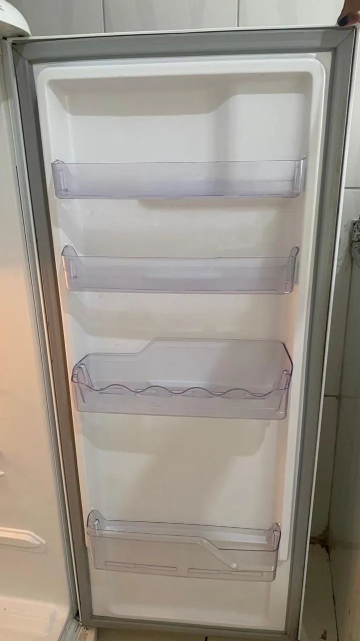 Geladeira Electrolux RE31 - Foto 2