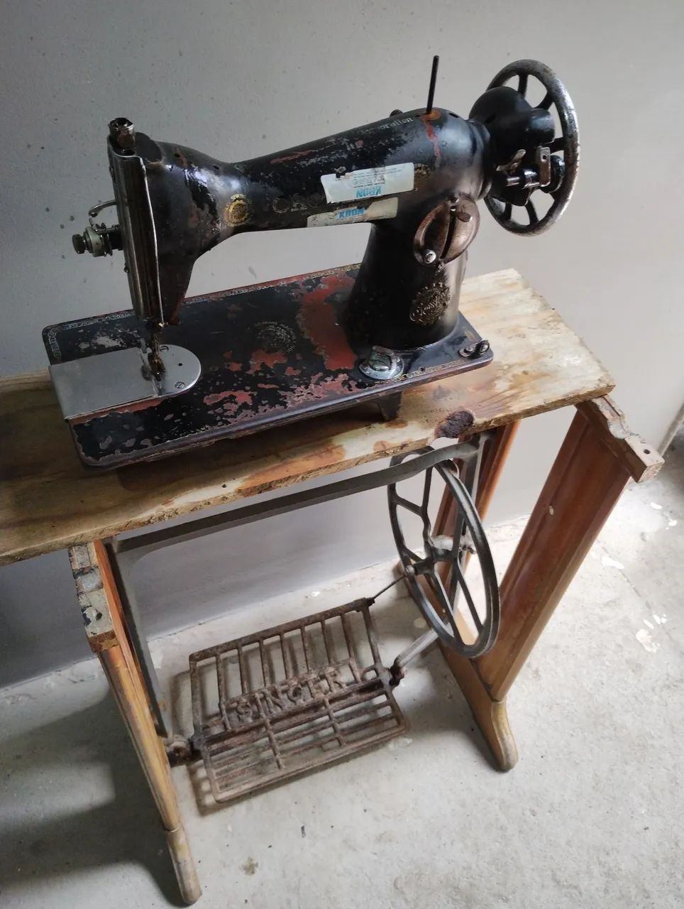 Máquina de costura antiga 