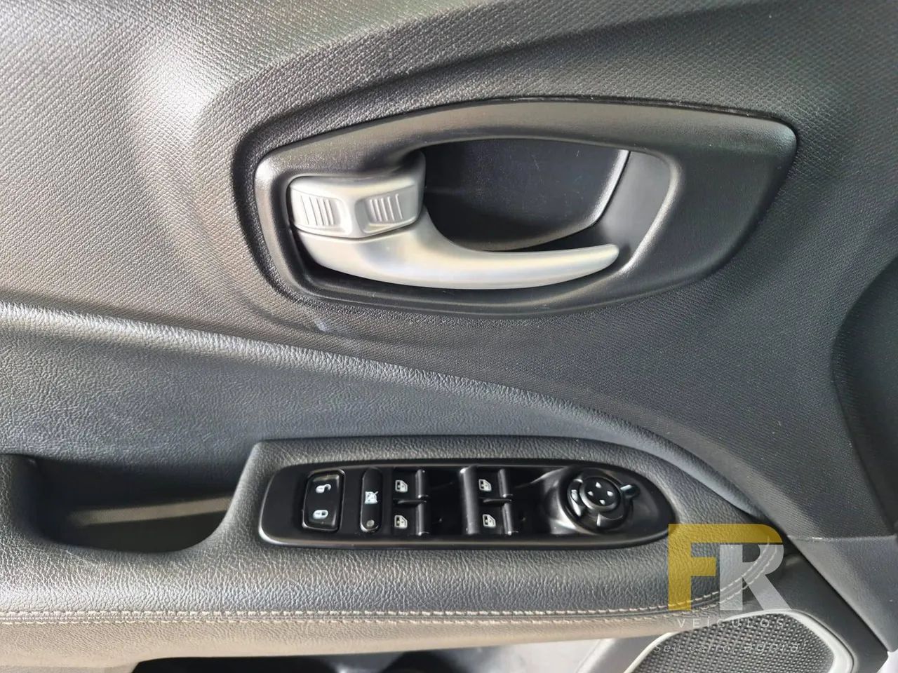 Fiat Toro Volcano 1.3 T270 4X2 Flex AUT 2023 - Foto 4