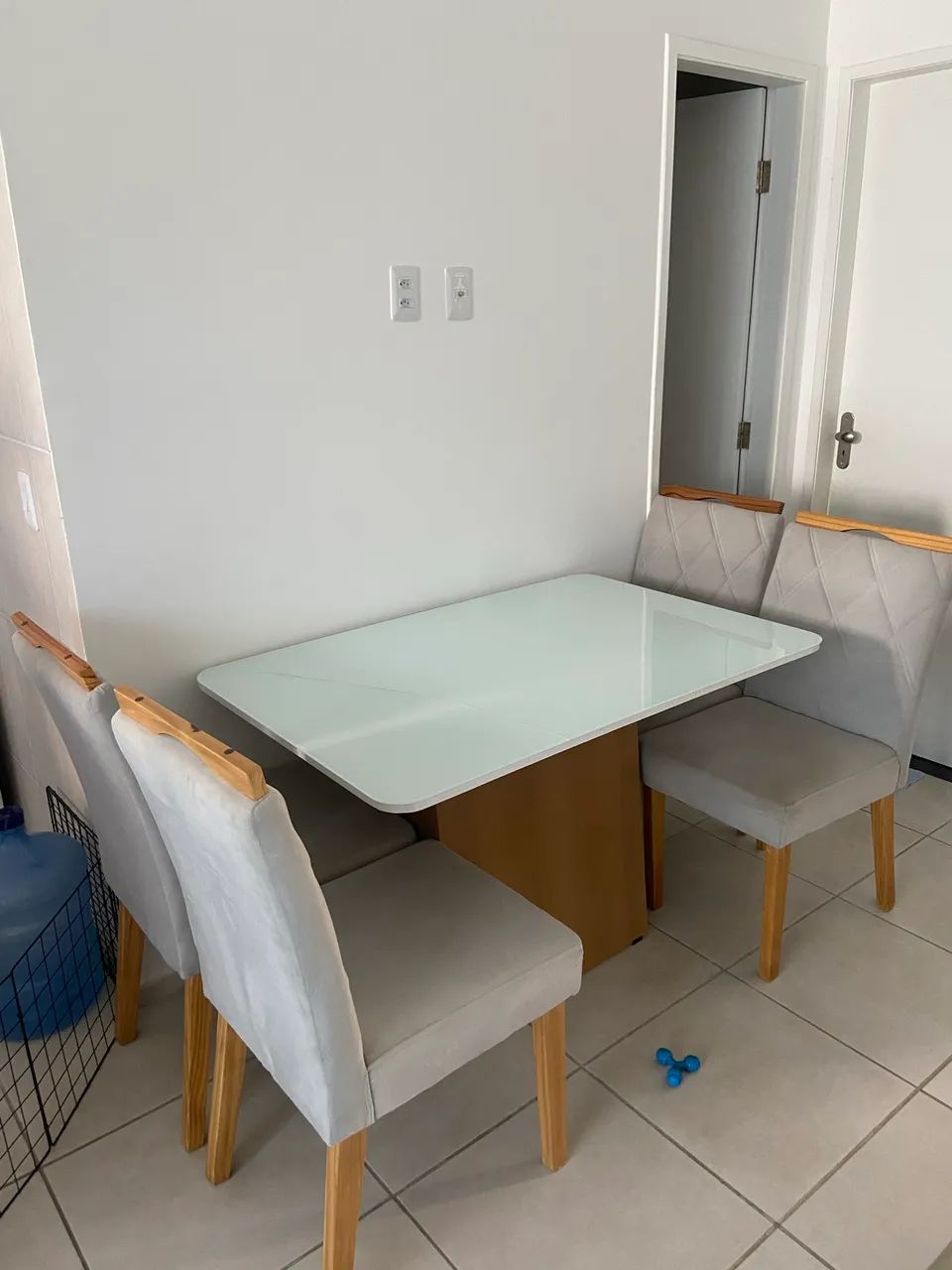 VENDO!! Mesa de jantar sofisticada 4 lugares. Excelente estado! - Foto 3