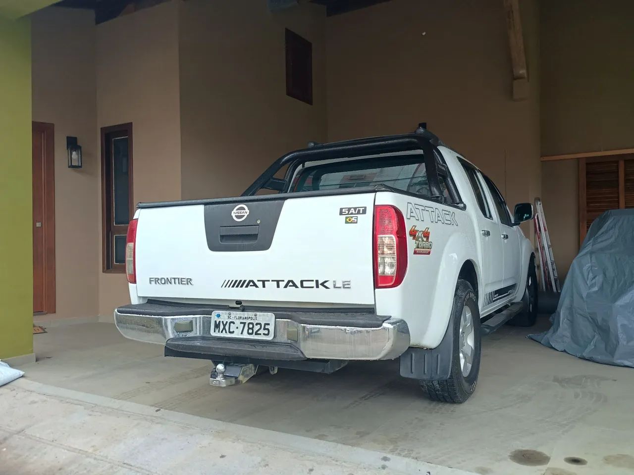 Nissan Frontier LE Attack CD 4X4 2.5 TB Die.aut 2013 - Foto 3